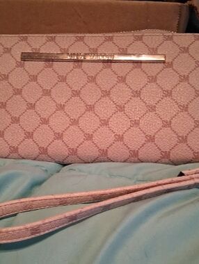 Steve Madden Beige and Gold Money Clip